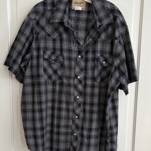 Wrangler Men's Dark Plaid‎ Button Down Shirt